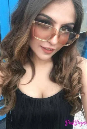 Saanya sexy and young escort girl in Delhi (3)